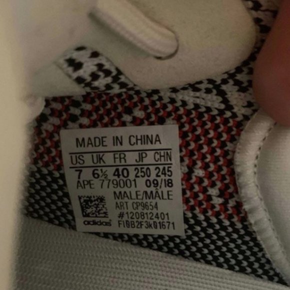 Yeezy Boost 350 V2 Zebra - Picture 5 of 6